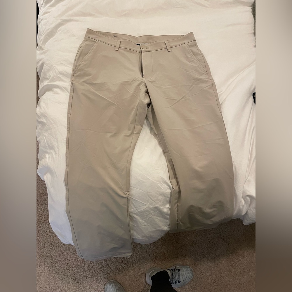 Under armour 36x30 khaki pants
